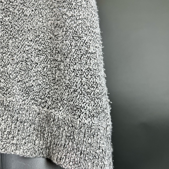 Aritzia Community Knitted lonic Cape - Picture 4 of 7